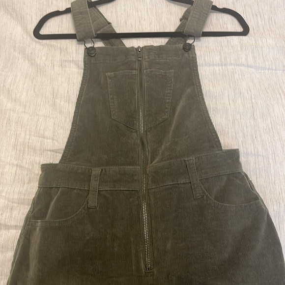 Fashion Nova Olive Green Corduroy Overalls - Size Small - Excellent Condition. - Picture 5 of 6
